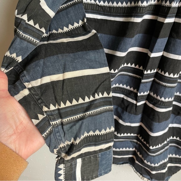 Arizona Jean Company Aztec Geometric Pattern Shirt - Picture 5 of 7